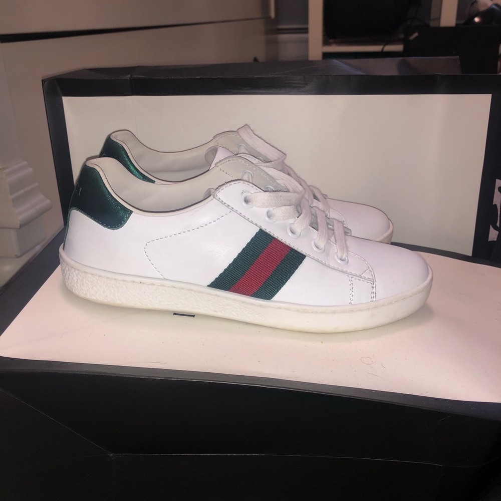 *NEW &AUTHENTIC* GUCCI ACE SNEAKERS